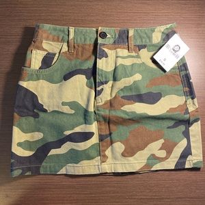 brand new camo skirt